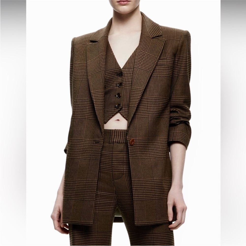 Alice + Olivia Colley Strong Shoulder Blazer - Picture 7 of 12